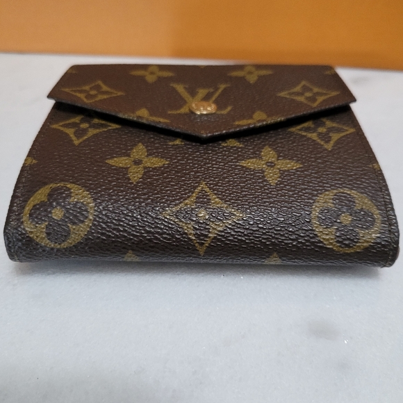 Louis Vuitton Small Bifold Wallet - Picture 4 of 10